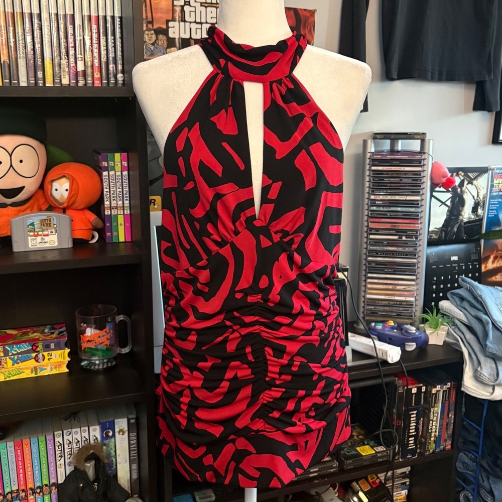 00s/Y2K Bisou Bisou Red Black Abstract Keyhole Halter Top Ruched Tie Back Large